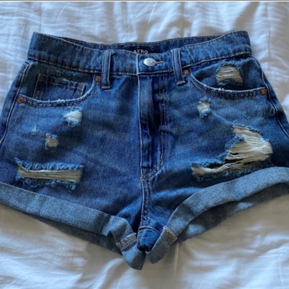 Aero Mom Shorts